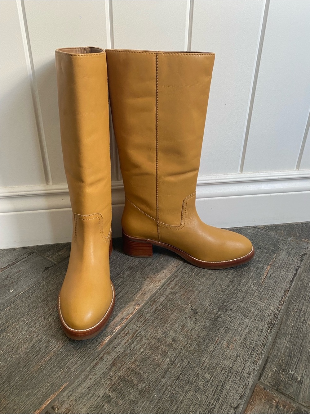 NEW Frye Camryn Leather Boots in gorgeous Banana colour - Picture 5 of 10